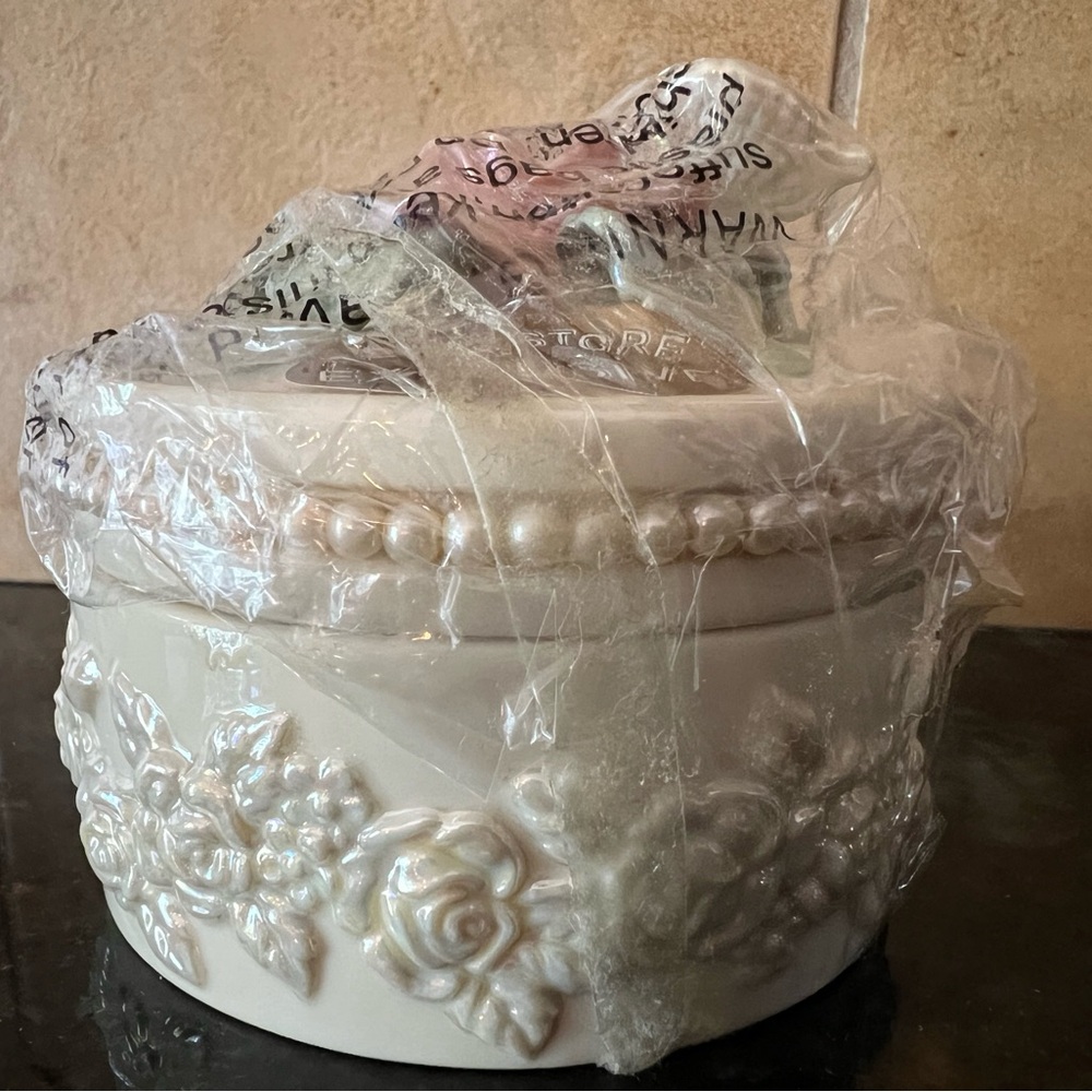 New without Box Lenox Elegant Floral Jewelry Box